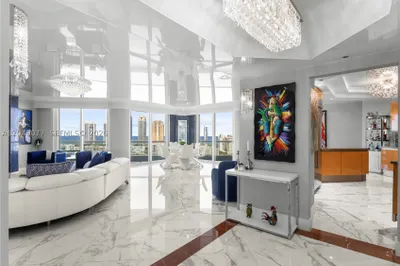 2600 Island Blvd #2603 1
