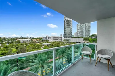 650 West Ave #704 1