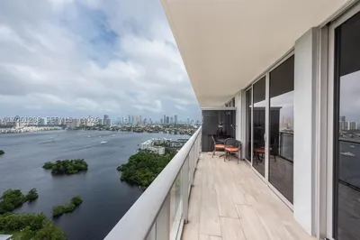 16385 Biscayne Blvd #2904 1