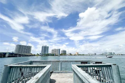 Dock