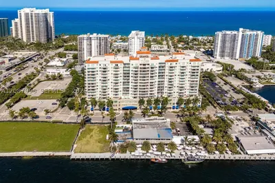 3020 NE 32nd Ave #1401 1