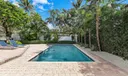 301 Hampton Ln Photo