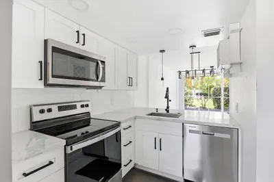 118 Royal Park Drive #1B 1
