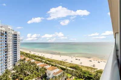 5875 Collins Ave #1807 1