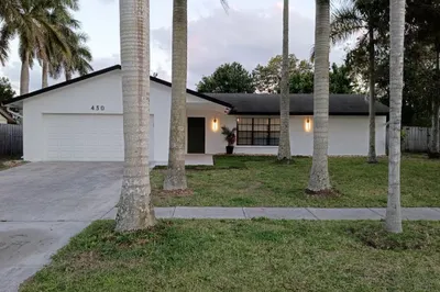 430 La Mancha Avenue 1