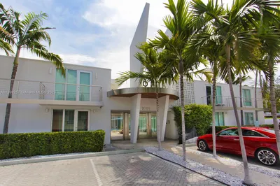 1601 West Ave #105 1