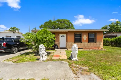 555 Harem Ave 1