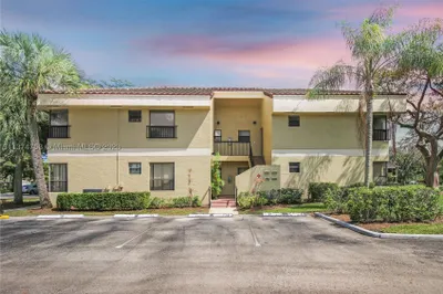 2469 NW 49th Ter #777 1