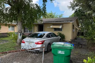 2605 NW 14th Street 1