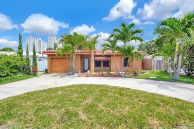 300 S Riverside Drive 1