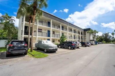 5090 SW 64th Ave #206 1