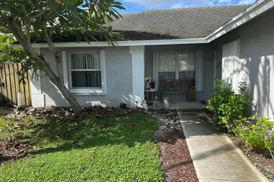 5225 Blueberry Hill Avenue 1