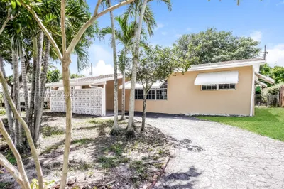 3430 N 72nd Ter 1