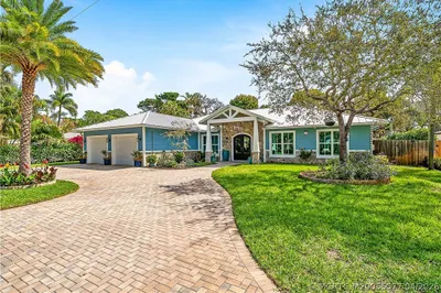 305 SE Flamingo Avenue 1
