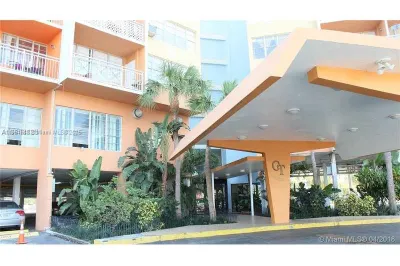 2025 NE 164th St #808 1