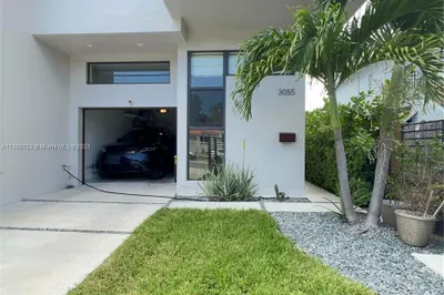 3055 SW 21st Ter #3055 1