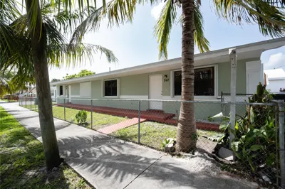 745 SW 5th Street 1