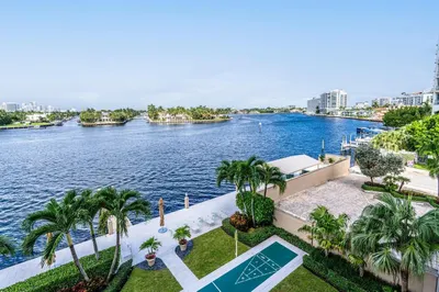 215 N Birch Road #4c 1