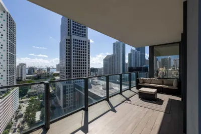 68 SE 6th St #1611 1