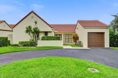 2001 Maplewood Drive 1