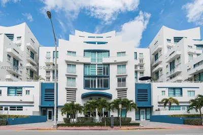7600 Collins Ave #712 1