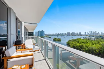 16385 Biscayne Blvd #1117 1