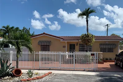 3894 NW 5th St 1