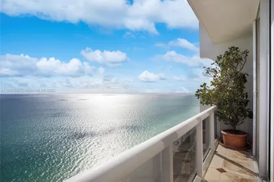 4779 Collins Ave #PH4301 1