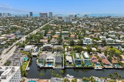 325 Coconut Isle Drive 1