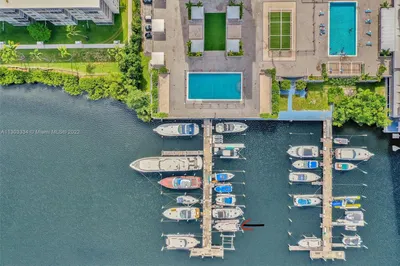 18041 Biscayne Blvd #602 & BOAT SPACE 1
