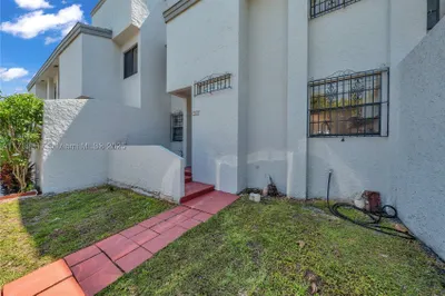 717 NW 105th Pl #C2 1