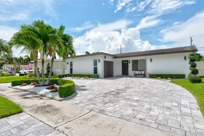 11370 NW 46th Pl 1