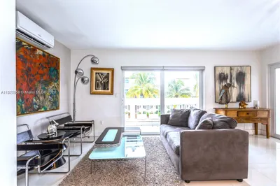 331 Collins Ave #7 1