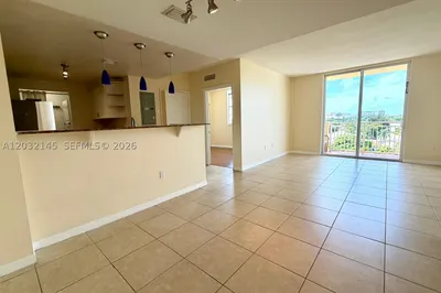 215 SW 42nd Ave #708 1