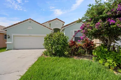 9520 Lago Drive 1
