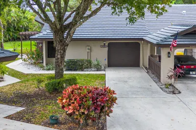 10046 Shadywood Place 1