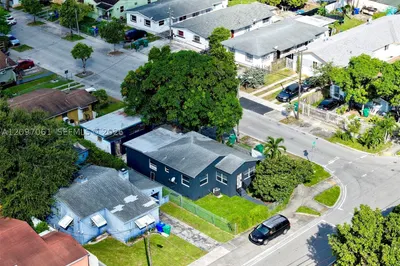 3330 NW 15th Ave 1