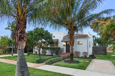 525 Evergreen Drive 1