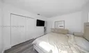 490 W 33rd Pl Photo