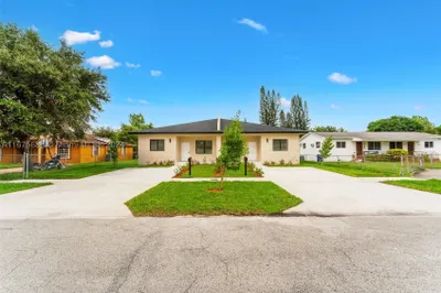 915 NW 104th St 1