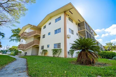 16790 NE 14th Ave #215 1