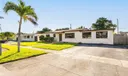 698 W 40th Pl Photo