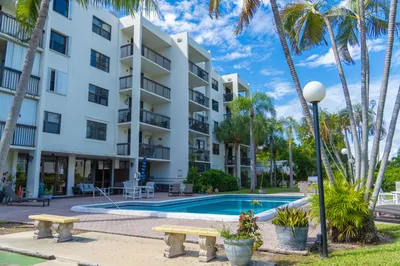 2707 NE 14th St Causeway #502 1