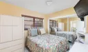 698 W 40th Pl Photo