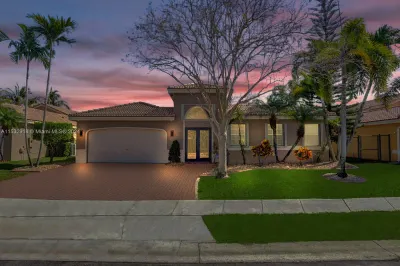 585 SW 198th Ter 1