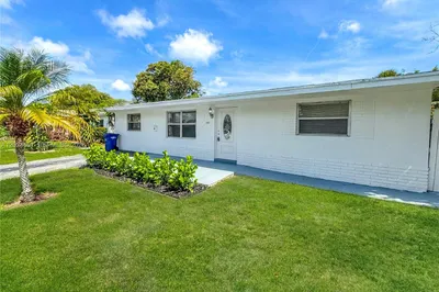 4361 NW 25th Pl 1