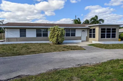 299 NW 12th Street 1