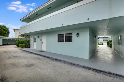 322 N Federal Highway #127 1