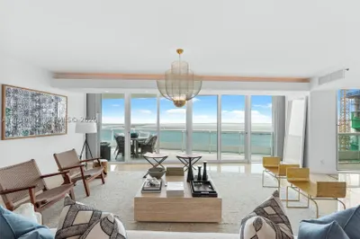1643 Brickell Ave #2805 1
