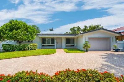 3204 Robbins Rd 1